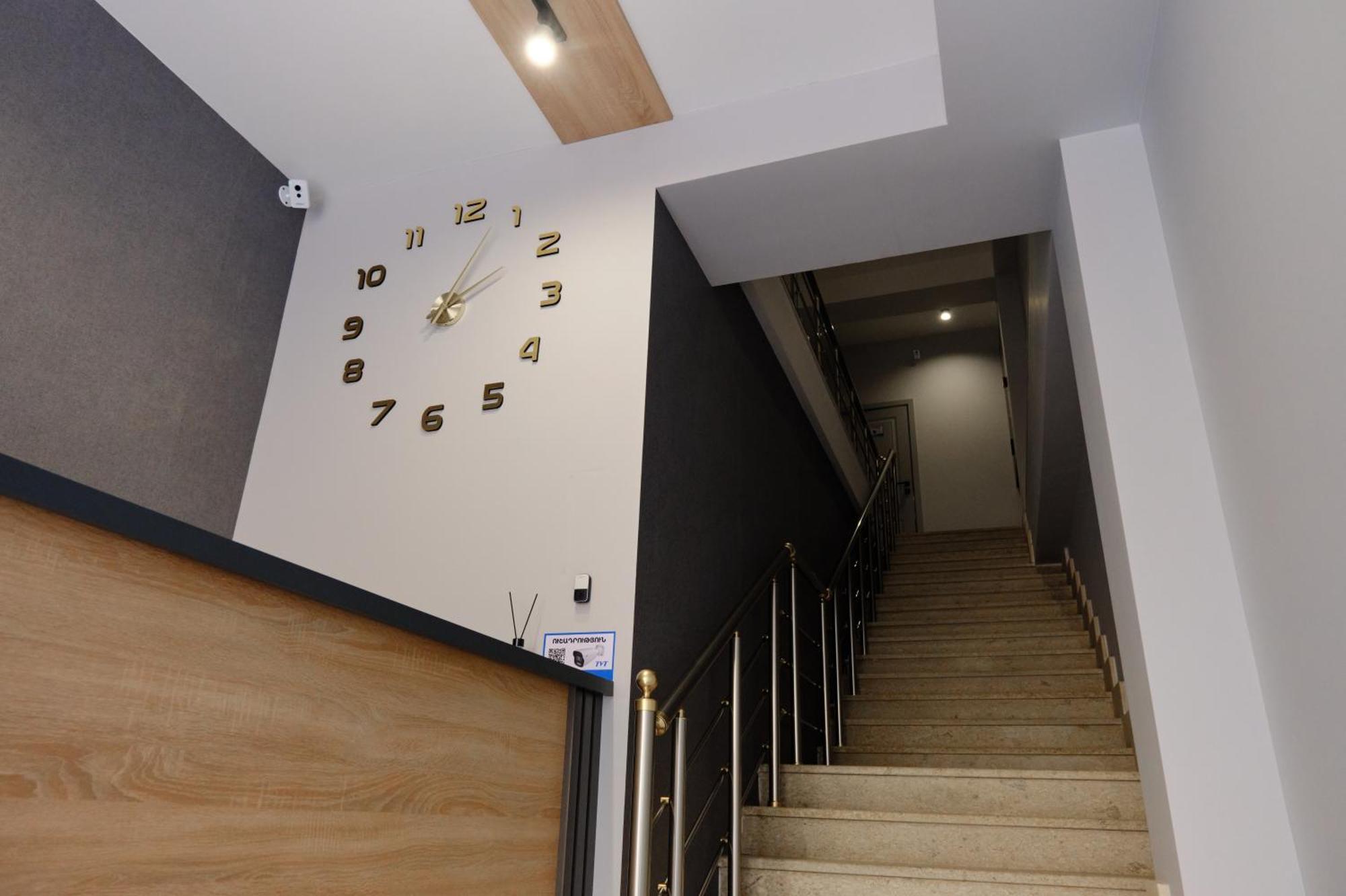 Loft Family Hotel Иджеван Экстерьер фото