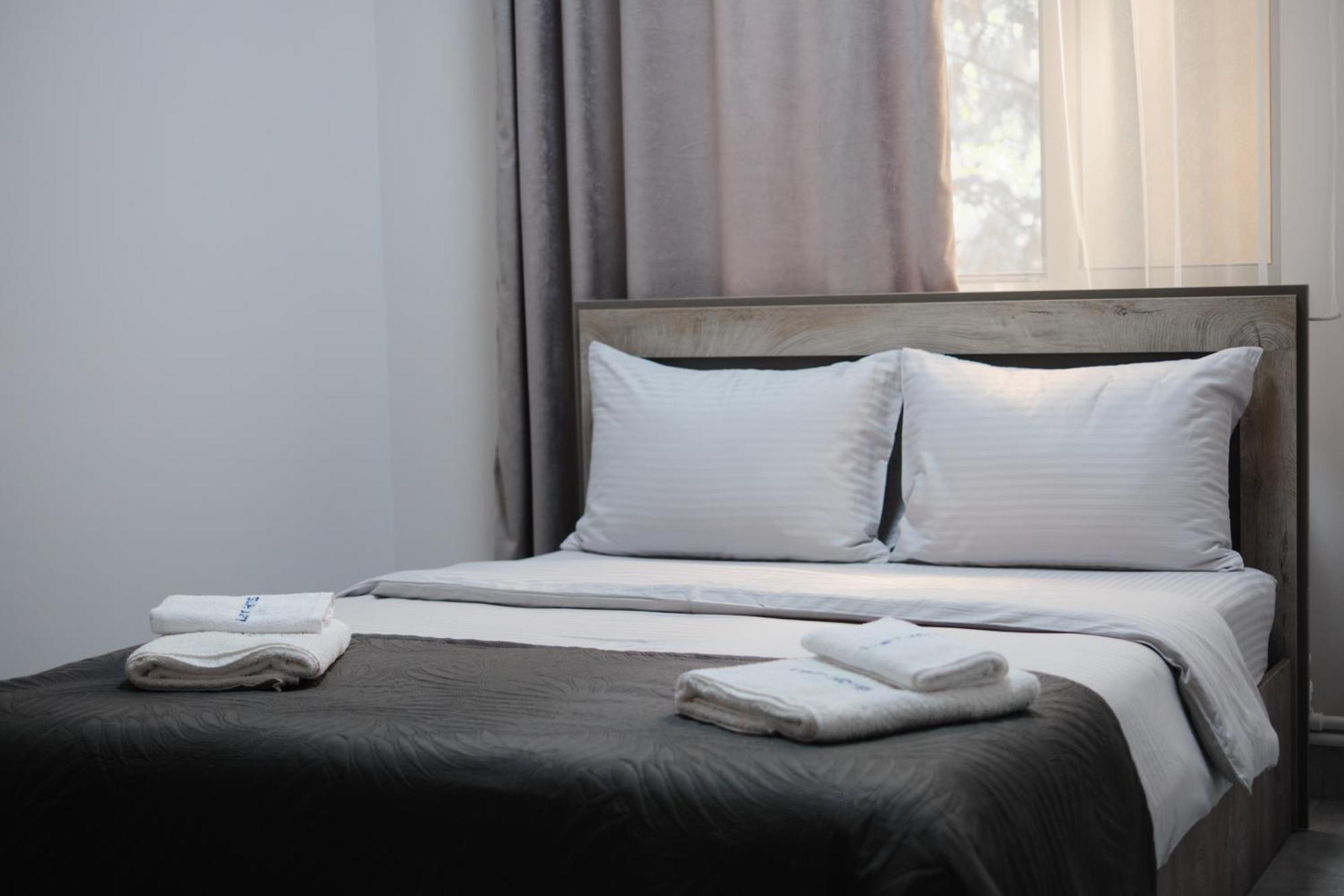 Loft Family Hotel Иджеван Экстерьер фото